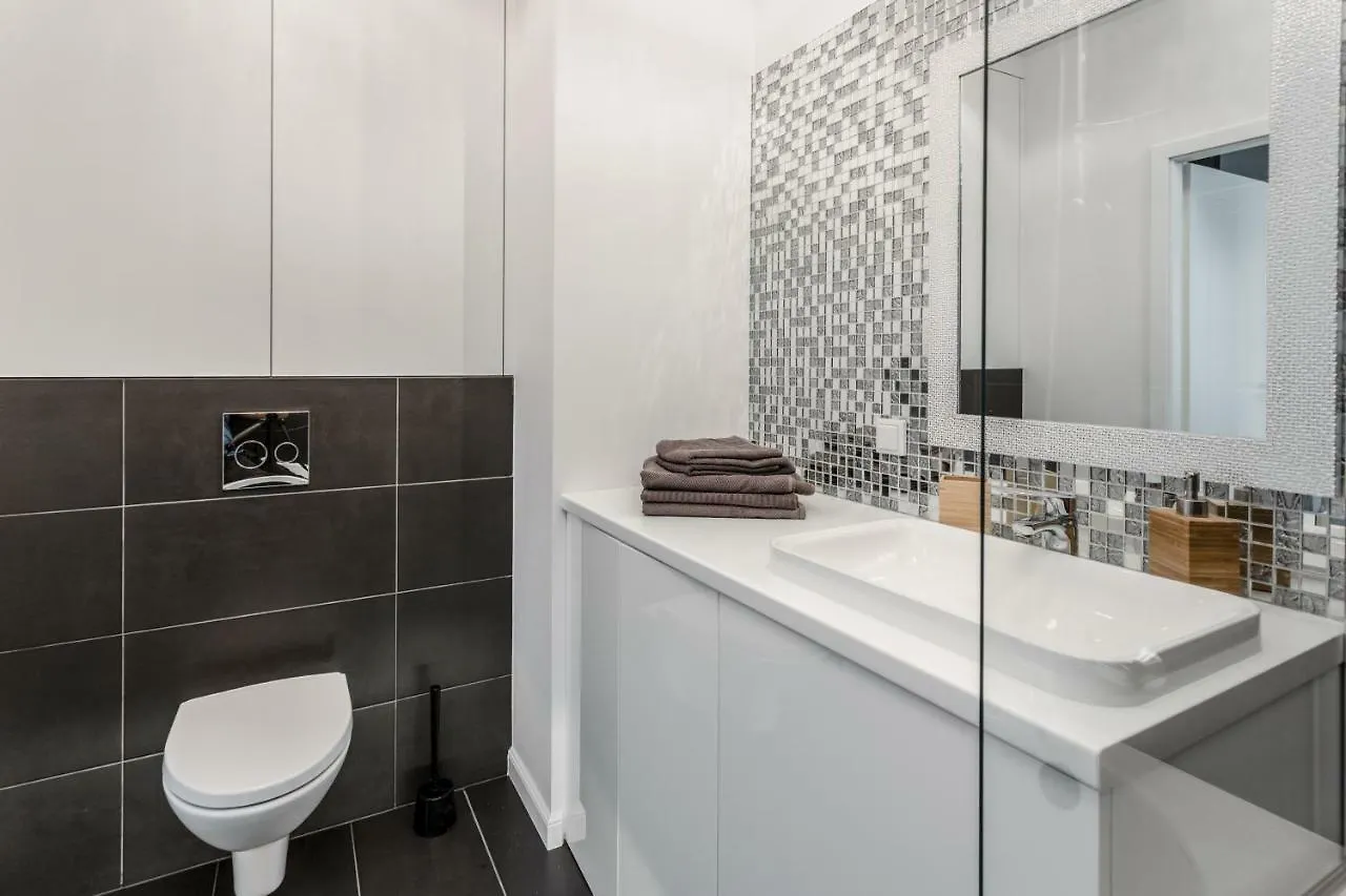 Chill Apartments Wola Варшава 0*,  Польша